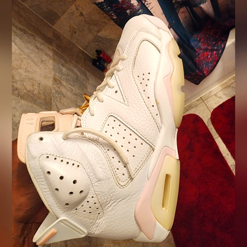 Air Jordan Woman 6 Retro Hoops